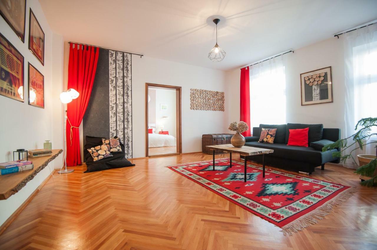 Spacious Stylish Apartment In Old Town ซีบิว ภายนอก รูปภาพ