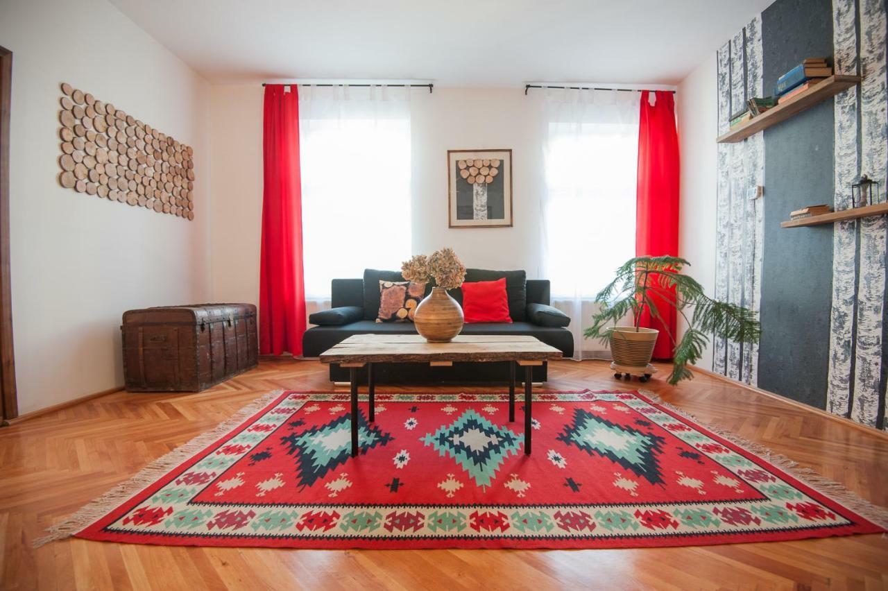 Spacious Stylish Apartment In Old Town ซีบิว ภายนอก รูปภาพ