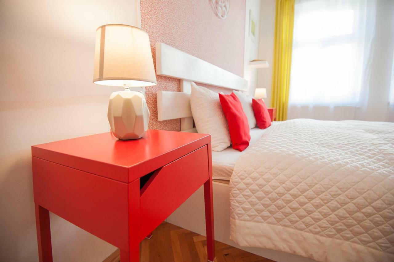 Spacious Stylish Apartment In Old Town ซีบิว ภายนอก รูปภาพ