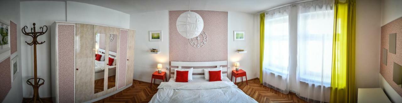 Spacious Stylish Apartment In Old Town ซีบิว ภายนอก รูปภาพ